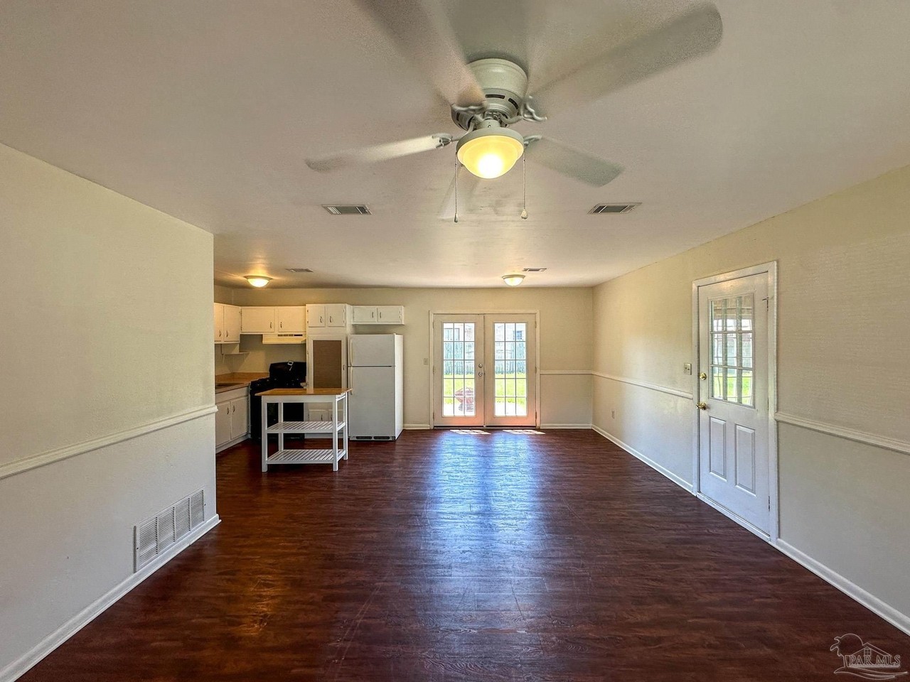 279 Airport Blvd - Photo 4 of 17