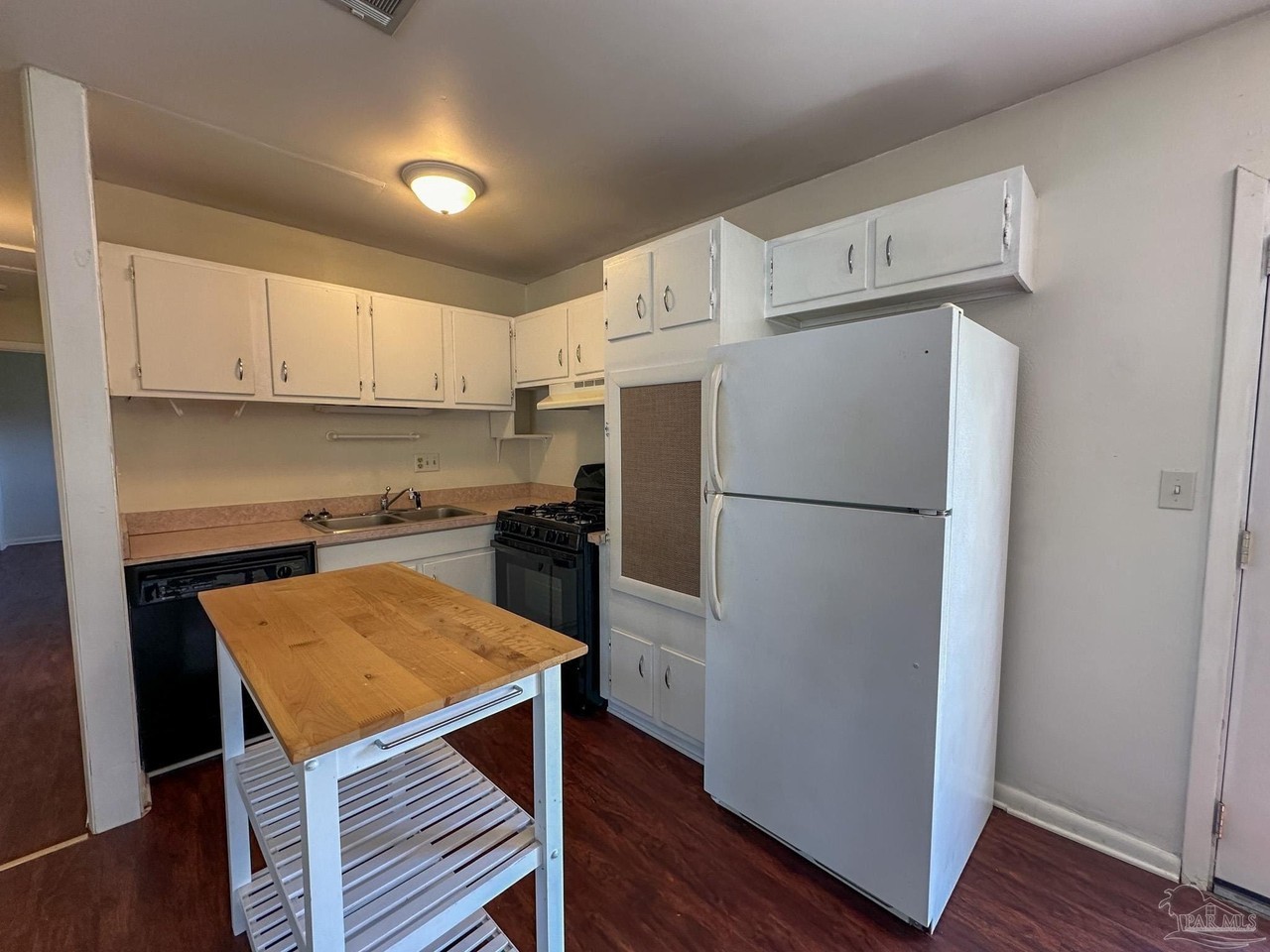 279 Airport Blvd - Photo 5 of 17