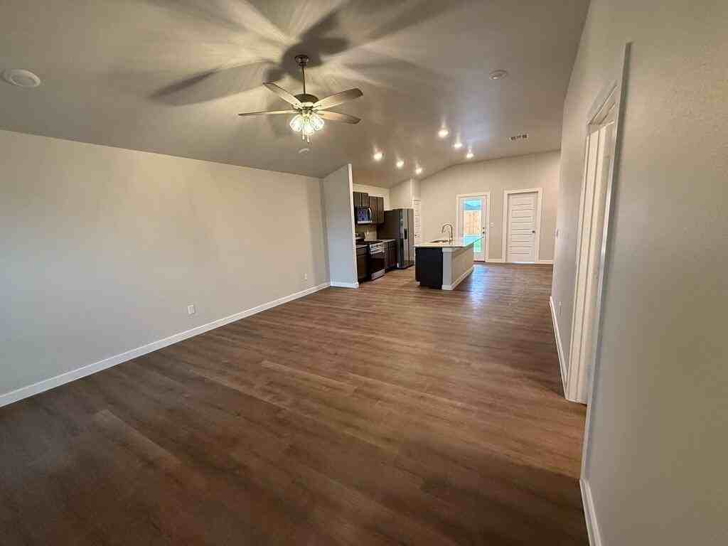 2512 Copperhead Rd - Photo 2 of 10