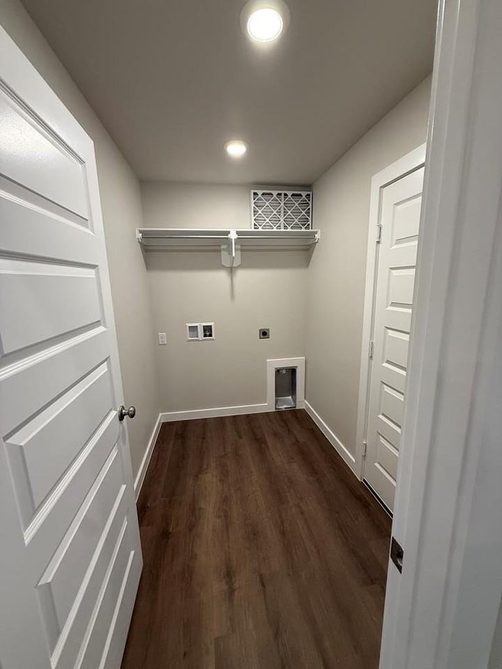 2512 Copperhead Rd - Photo 6 of 10