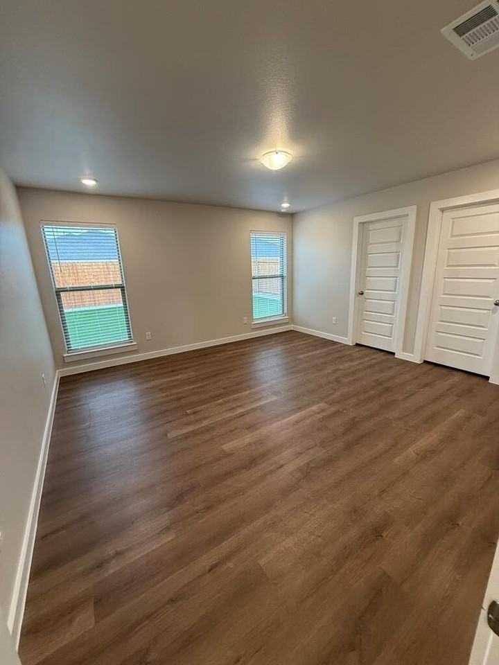 2512 Copperhead Rd - Photo 7 of 10