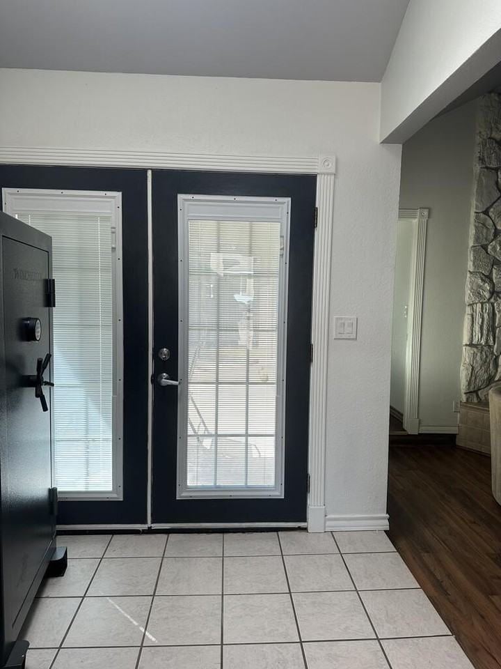 4905 Melville Dr - Photo 2 of 13