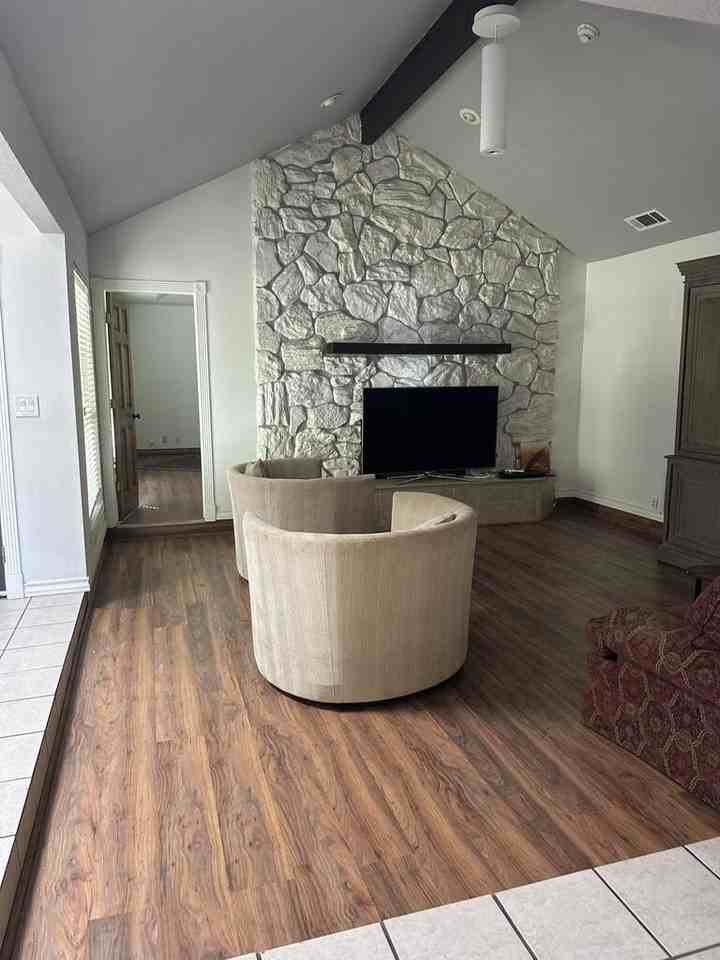 4905 Melville Dr - Photo 3 of 13