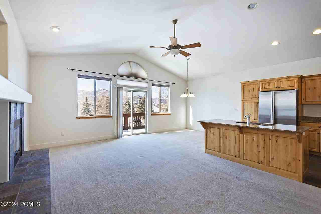 6653 Trout Creek Ct - Photo 3 of 30