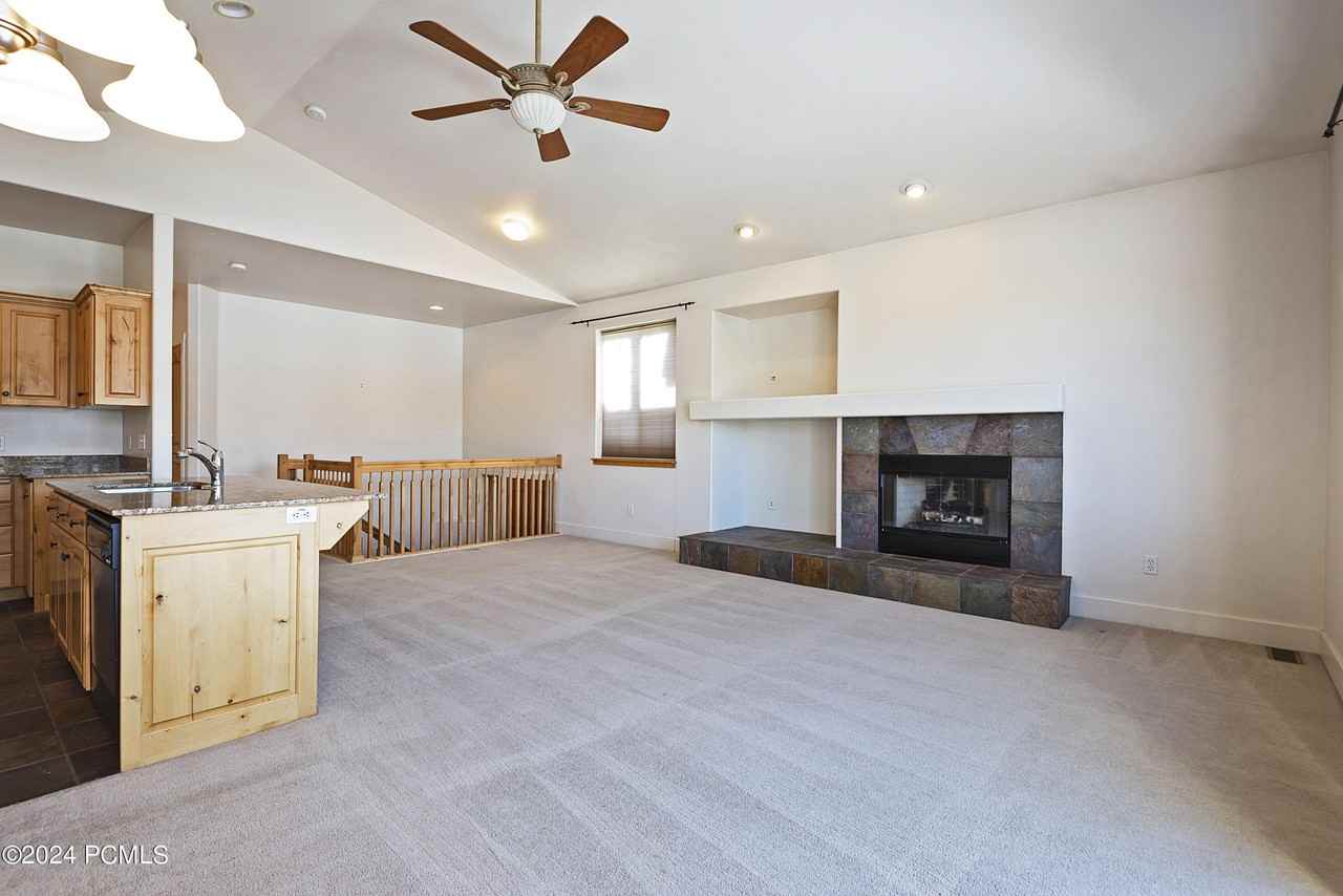 6653 Trout Creek Ct - Photo 5 of 30