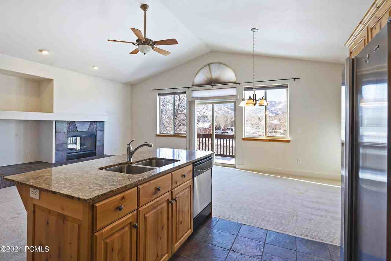 6653 Trout Creek Ct - Photo 6 of 30
