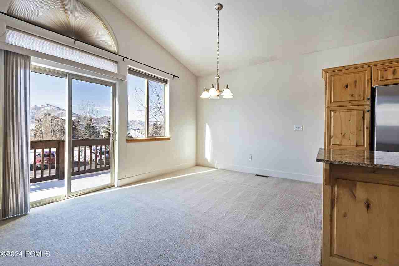 6653 Trout Creek Ct - Photo 7 of 30