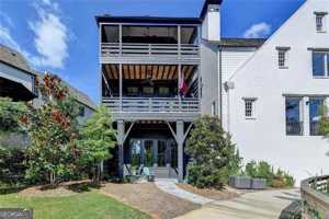 featured image of 2555 Brook Run
