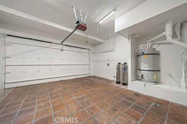 1046 Oro St - Photo 6 of 7