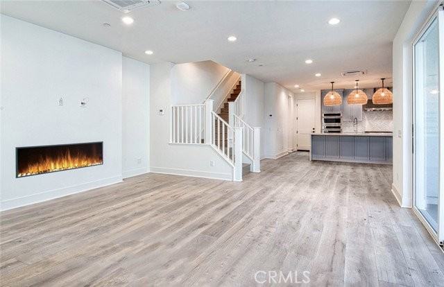 2161 Andover Ln - Photo 4 of 8