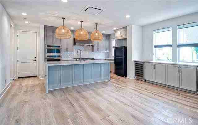 2161 Andover Ln - Photo 5 of 8