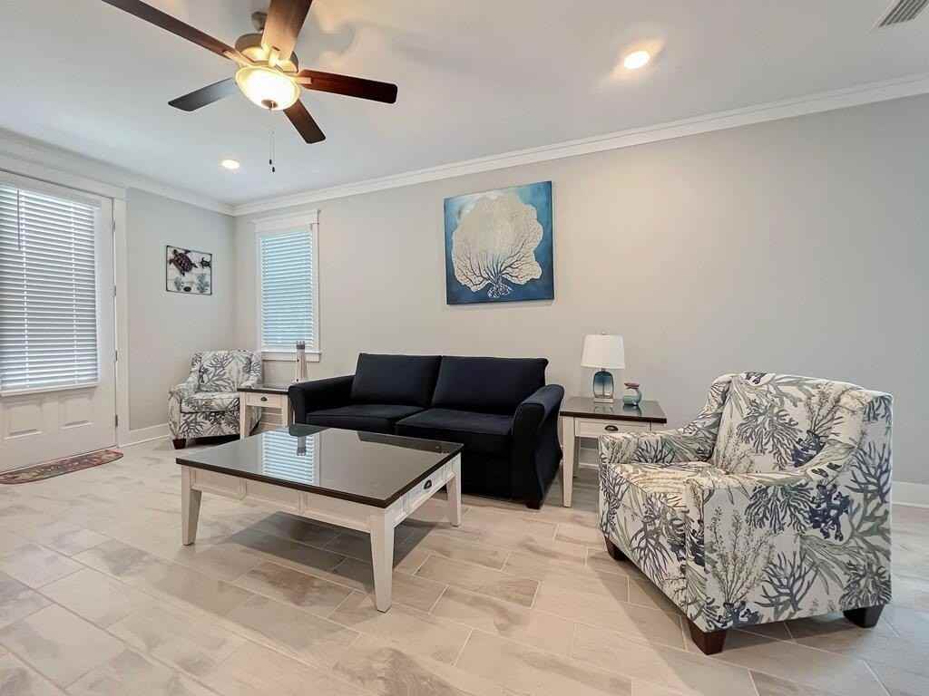 373 Rhonda Delsol Cir - Photo 4 of 41