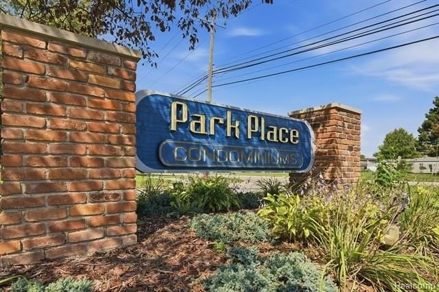 36511 Park Place Dr - Photo 4 of 32