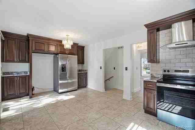 36511 Park Place Dr - Photo 6 of 32