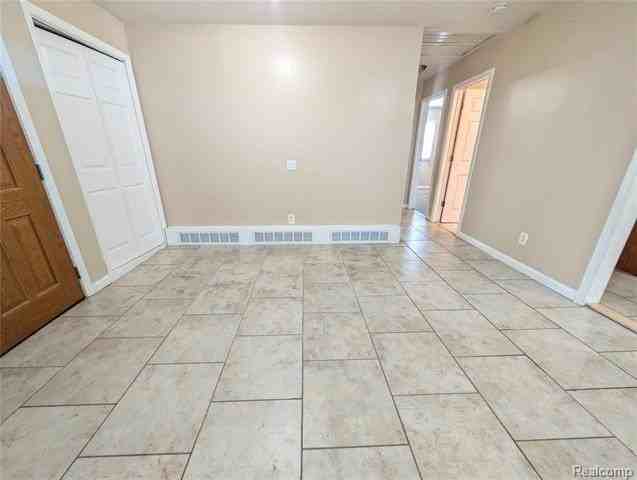 15870 Allen Rd - Photo 3 of 14