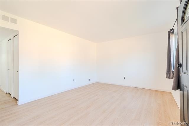 23257 Stewart Ave - Photo 3 of 12