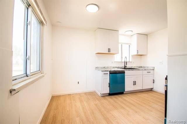 23257 Stewart Ave - Photo 5 of 12