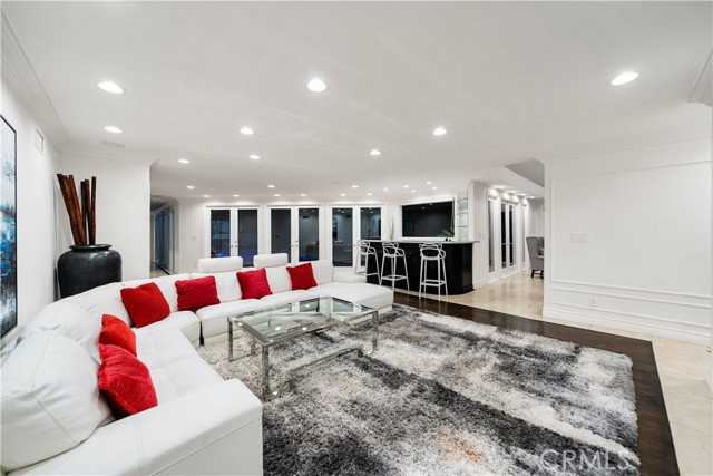 16221 Elisa Pl - Photo 3 of 8