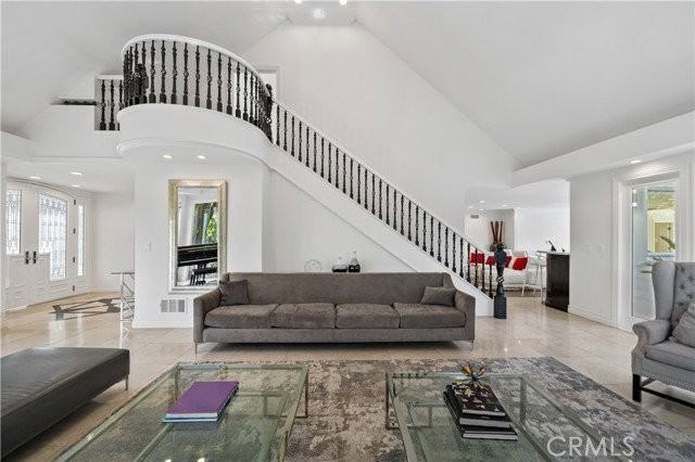 16221 Elisa Pl - Photo 4 of 8