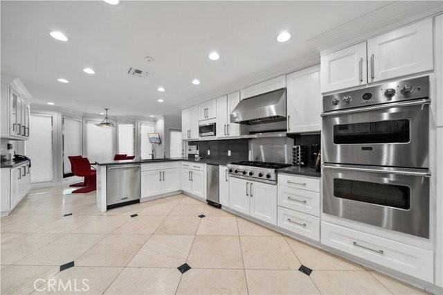 16221 Elisa Pl - Photo 5 of 8