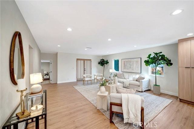 22120 Costanso St - Photo 6 of 8