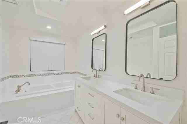 5106 Enfield Ave - Photo 4 of 8