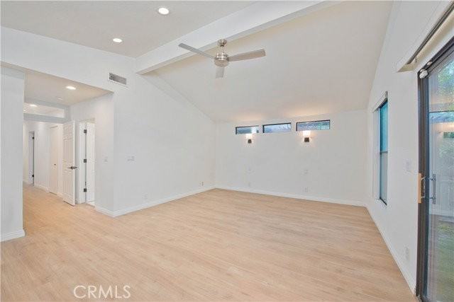 5106 Enfield Ave - Photo 5 of 8
