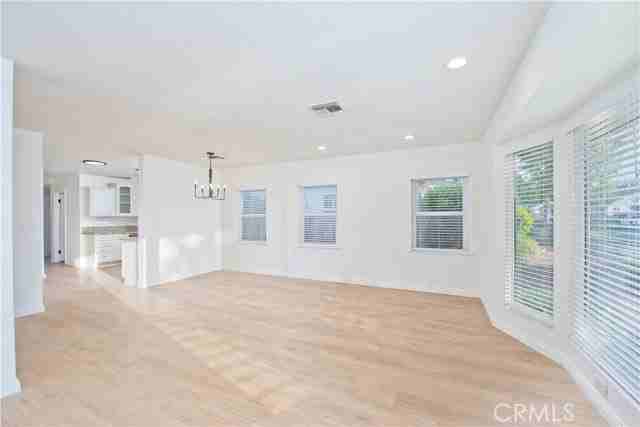 5106 Enfield Ave - Photo 7 of 8