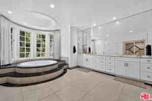 featured image of 4434 Grimes Pl
