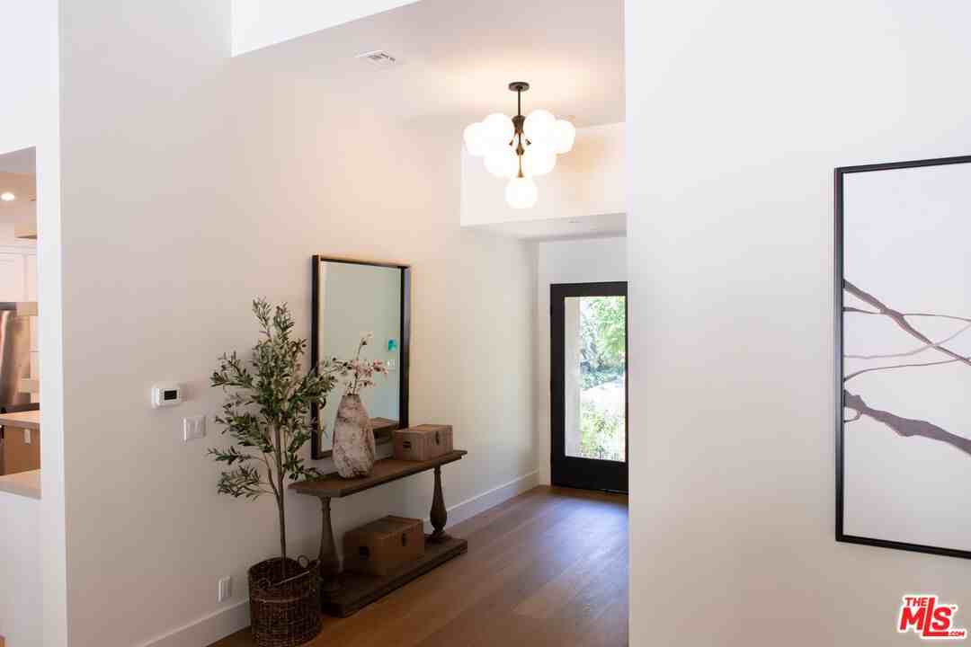 3436 Longridge Ave - Photo 7 of 8
