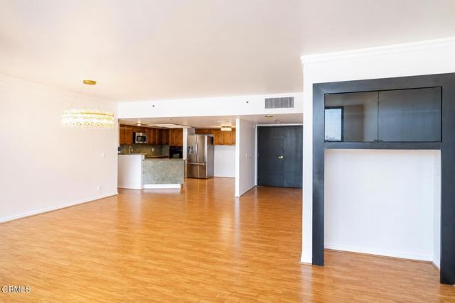 345 Pioneer Dr #902 - Photo 2 of 8