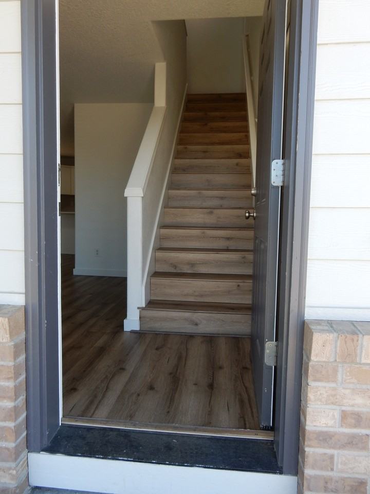 KE18-2- 1446 Trent Avenue North #1 - Photo 3 of 32
