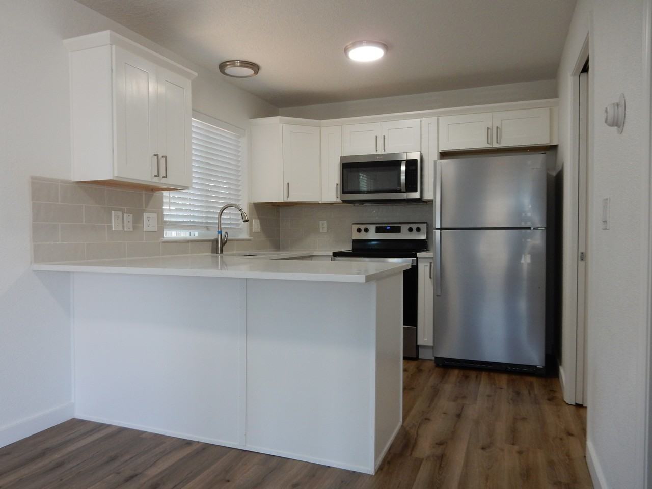 KE18-2- 1446 Trent Avenue North #1 - Photo 6 of 32
