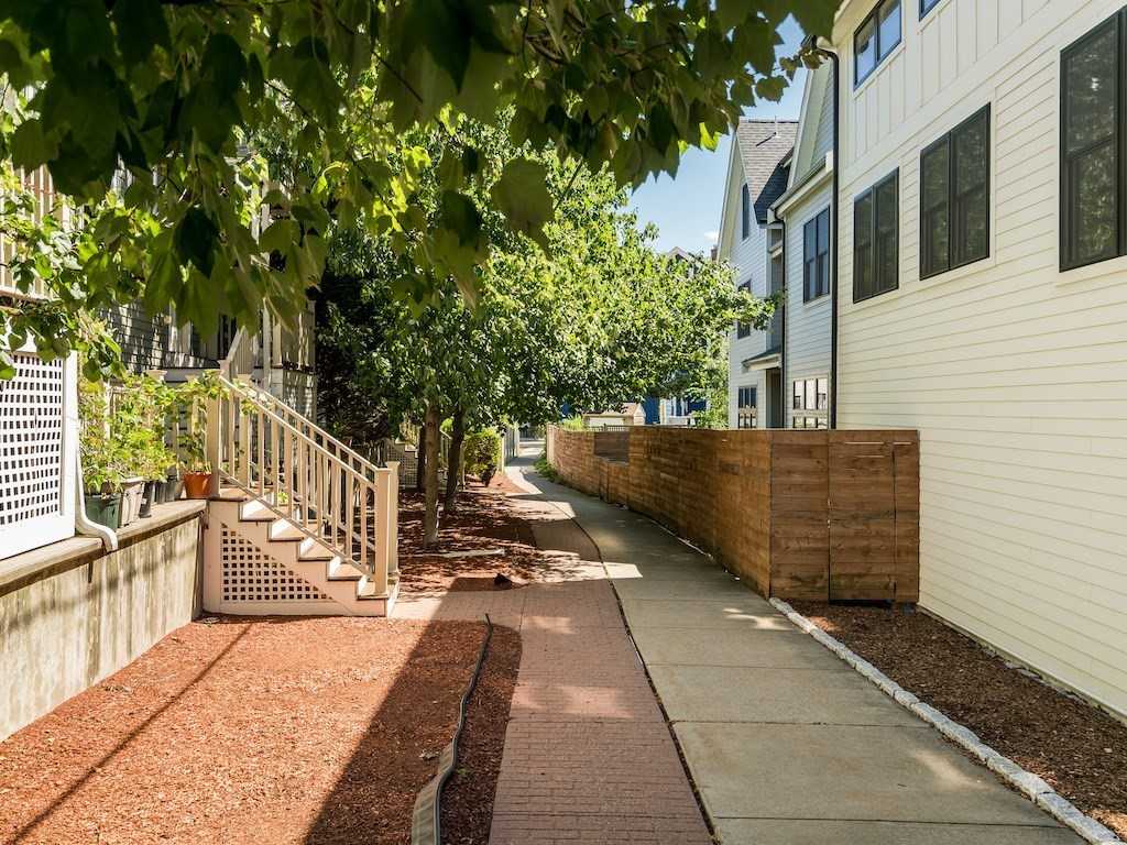 2 Sherman Ct #1 - Photo 4 of 29