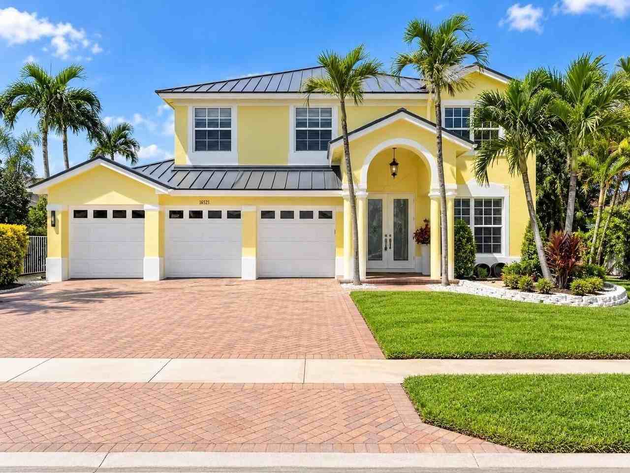 1851 Corsica Dr
