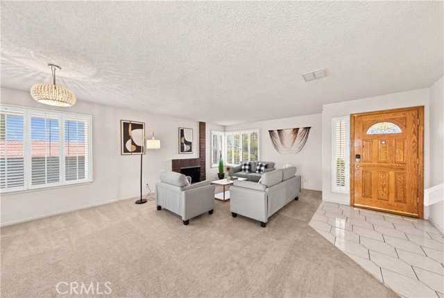 482 Vista Del Norte - Photo 2 of 8