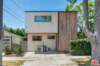 1352 Pacific St #B - Photo 2 of 8
