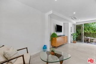 1352 Pacific St #B - Photo 7 of 8