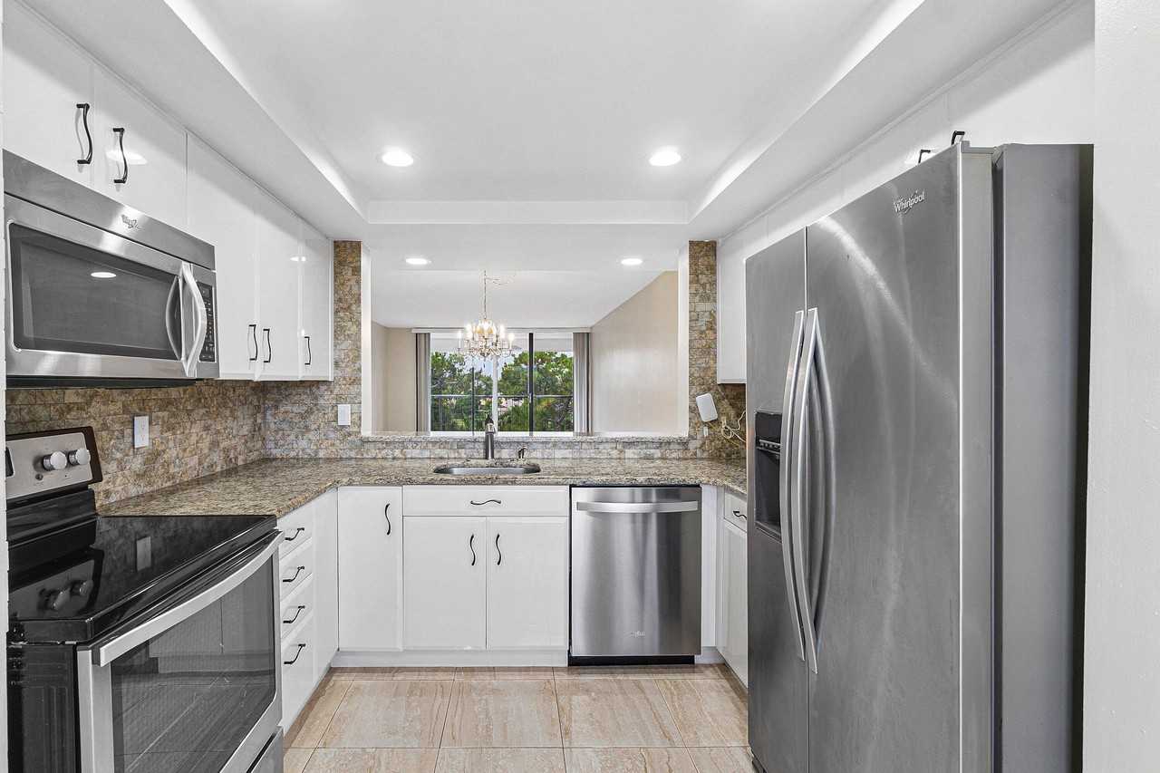 6562 Boca Del Mar Dr #526 - Photo 4 of 35
