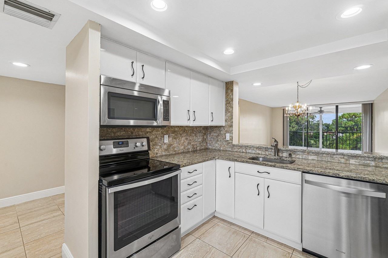 6562 Boca Del Mar Dr #526 - Photo 5 of 35