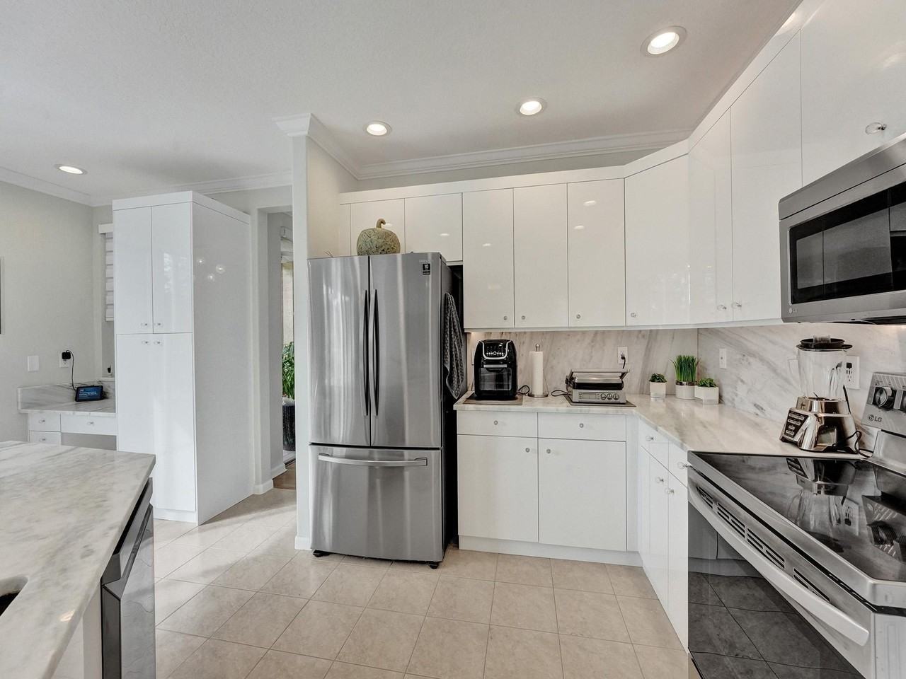 2111 Reston Cir - Photo 6 of 41