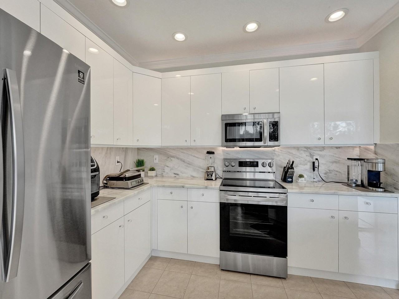 2111 Reston Cir - Photo 7 of 41