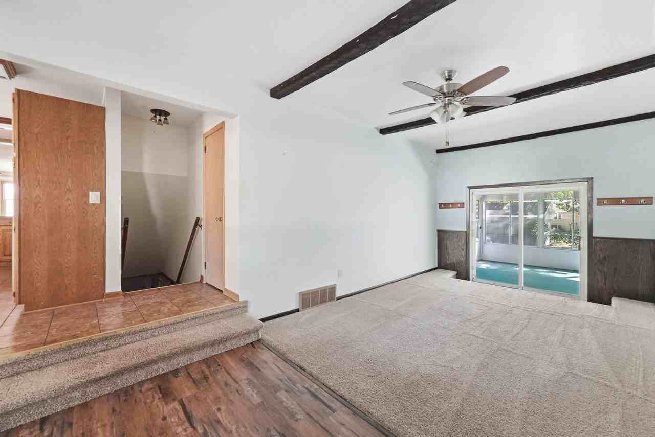 80 Woodhill Rd - Photo 4 of 36