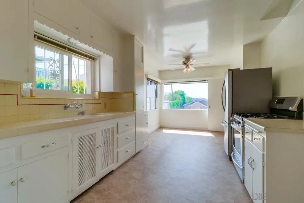 3812 Henry St - Photo 7 of 25