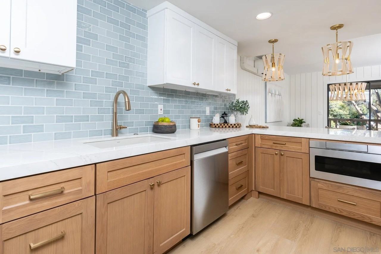 579 S Sierra Ave #17 - Photo 6 of 32
