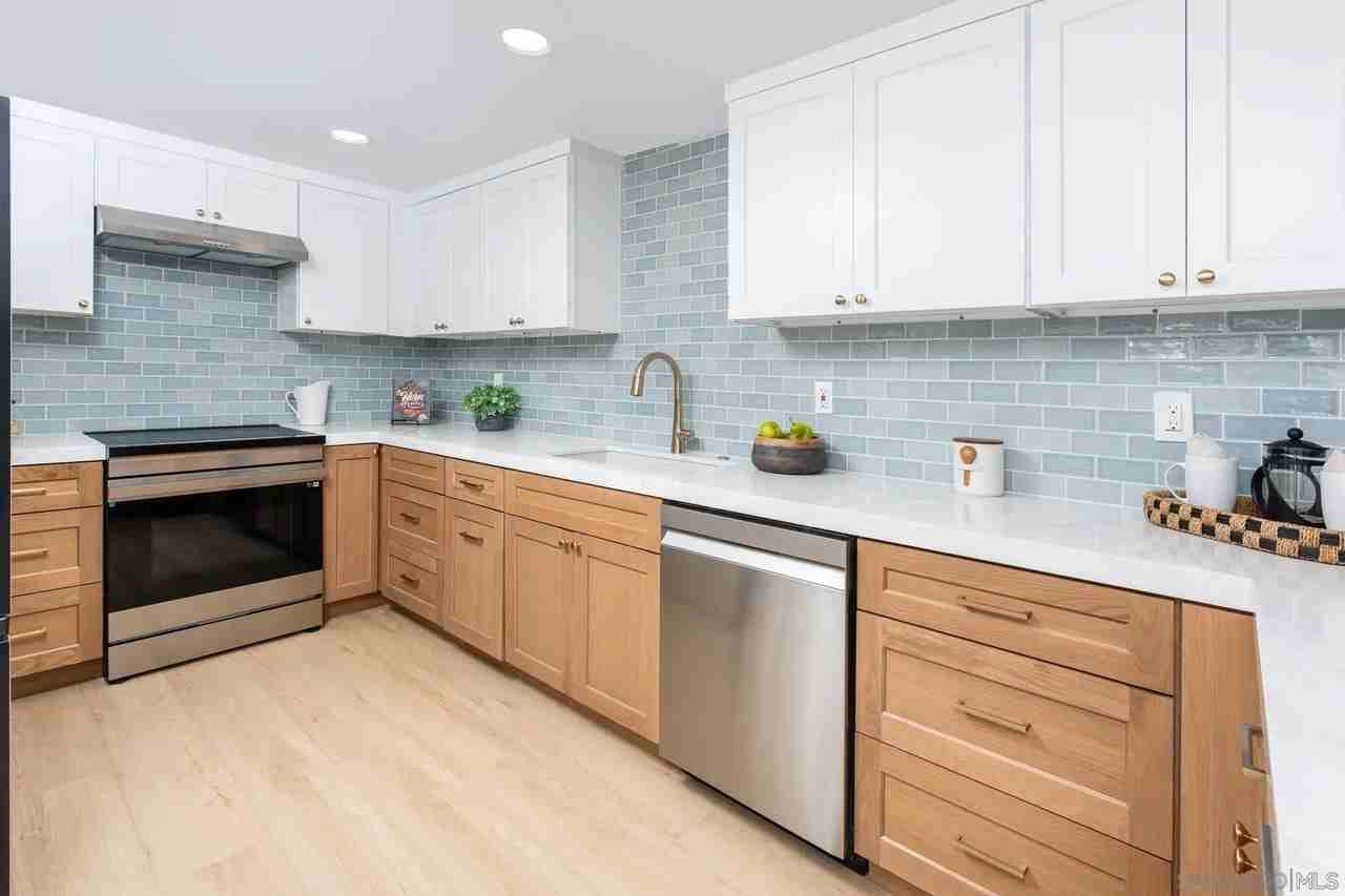 579 S Sierra Ave #17 - Photo 7 of 32
