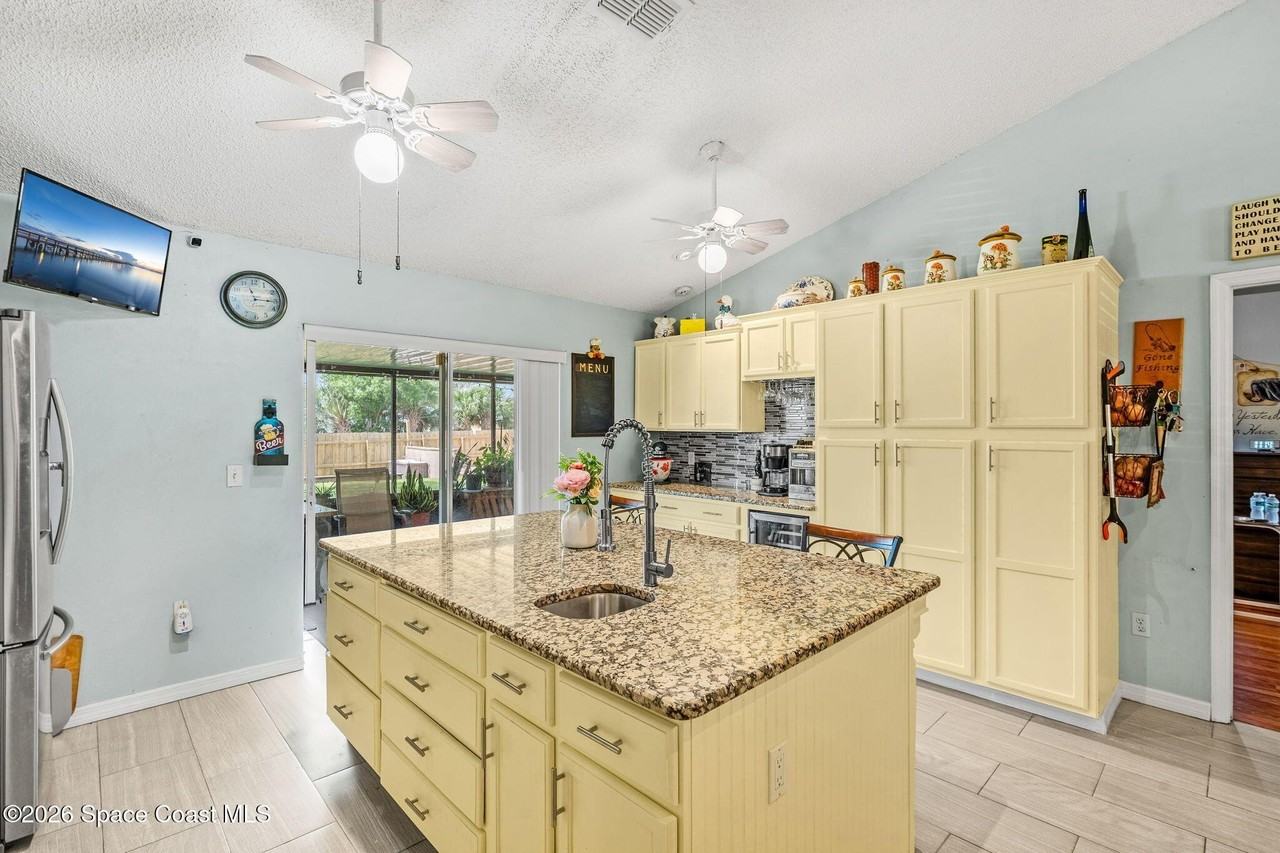 249 Mcclain Dr - Photo 5 of 26