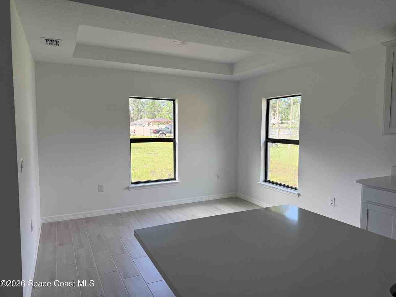 792 Geary St Sw - Photo 5 of 11