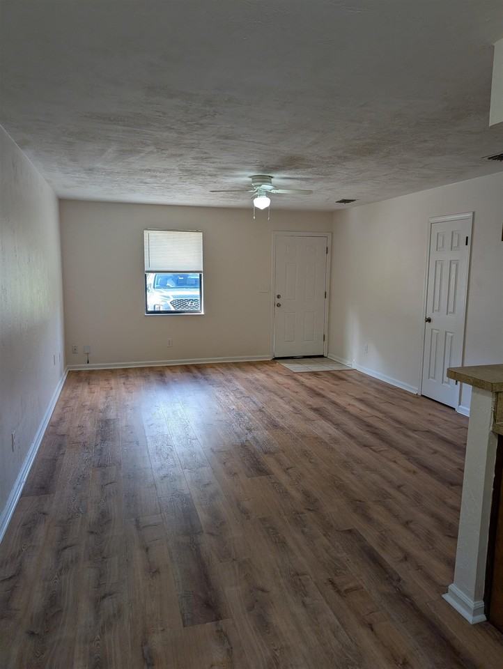 3891 Osprey Cir #B - Photo 4 of 18
