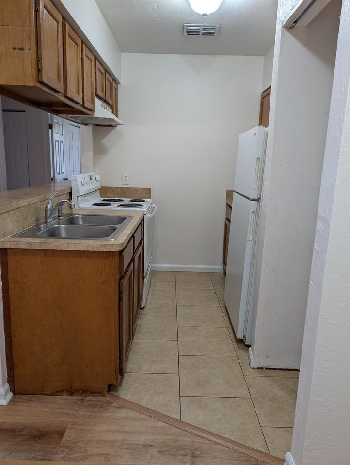 3891 Osprey Cir #B - Photo 6 of 18